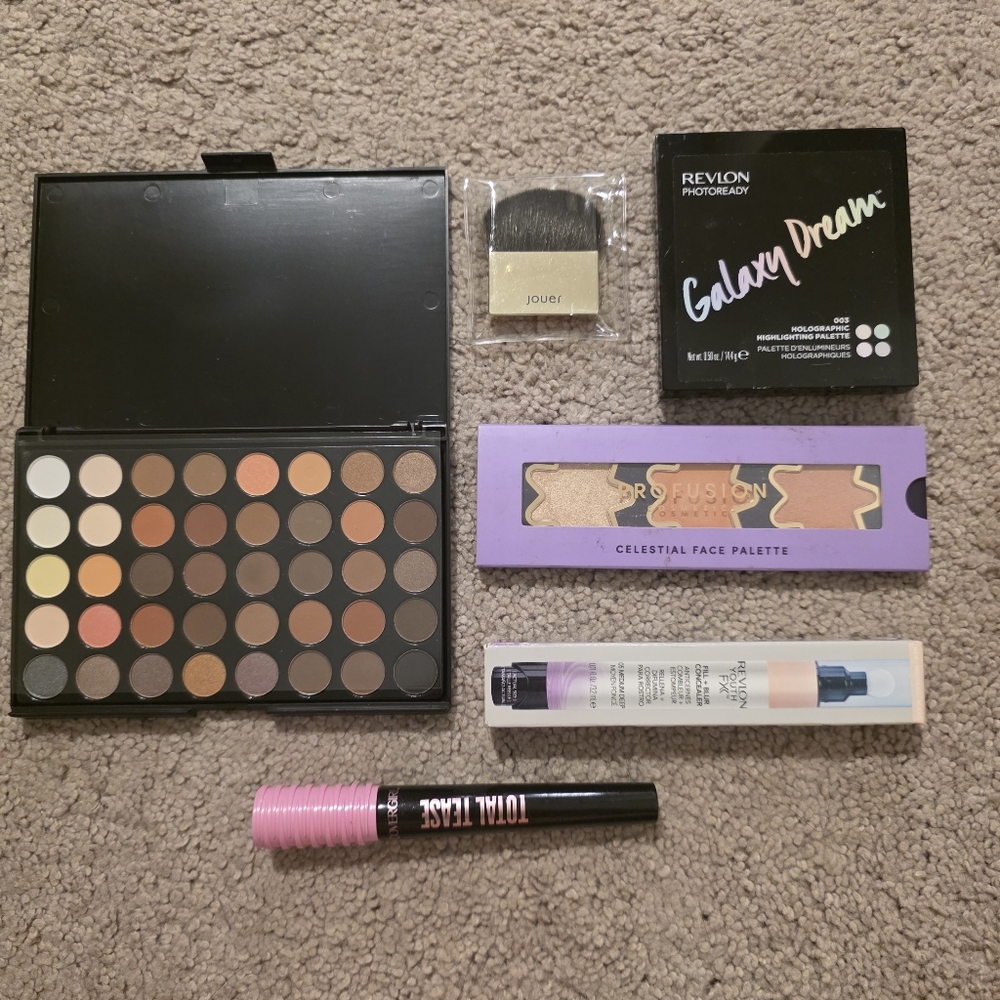 Makeup BUNDLE 6 ITEMS